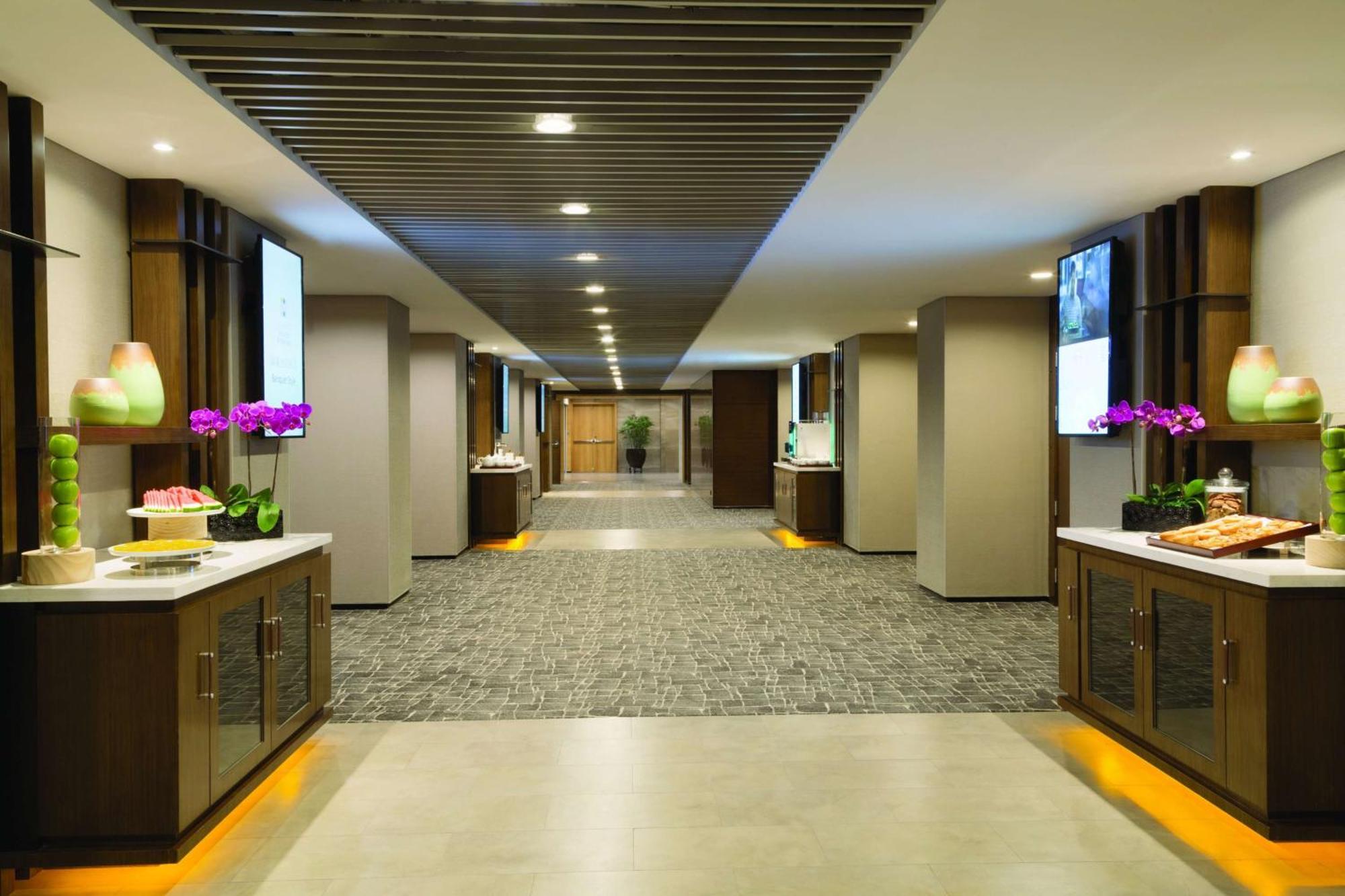 Hyatt House Shenzhen Airport Hotel Exterior photo