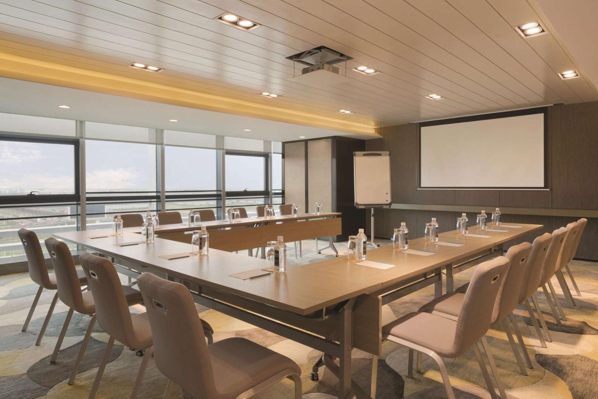 Hyatt House Shenzhen Airport Hotel Exterior photo