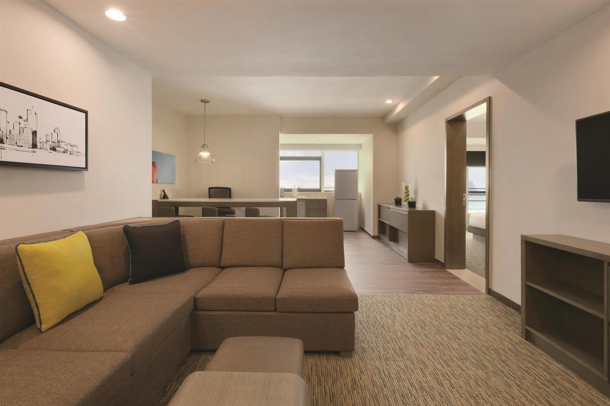 Hyatt House Shenzhen Airport Hotel Exterior photo